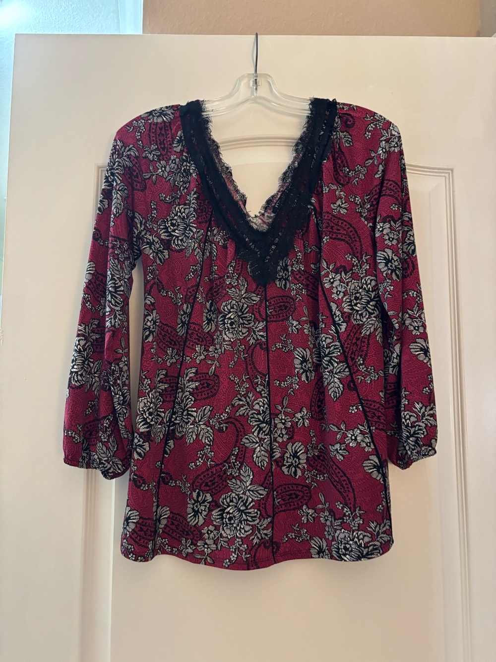 Roz & Ali Burgundy Floral V-Neck Top with Black Lace Trim